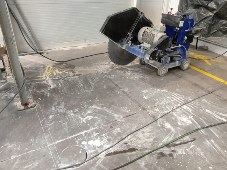 Szczeliny dylatacyjne w betonie – jak i dlaczego je wykonywać?