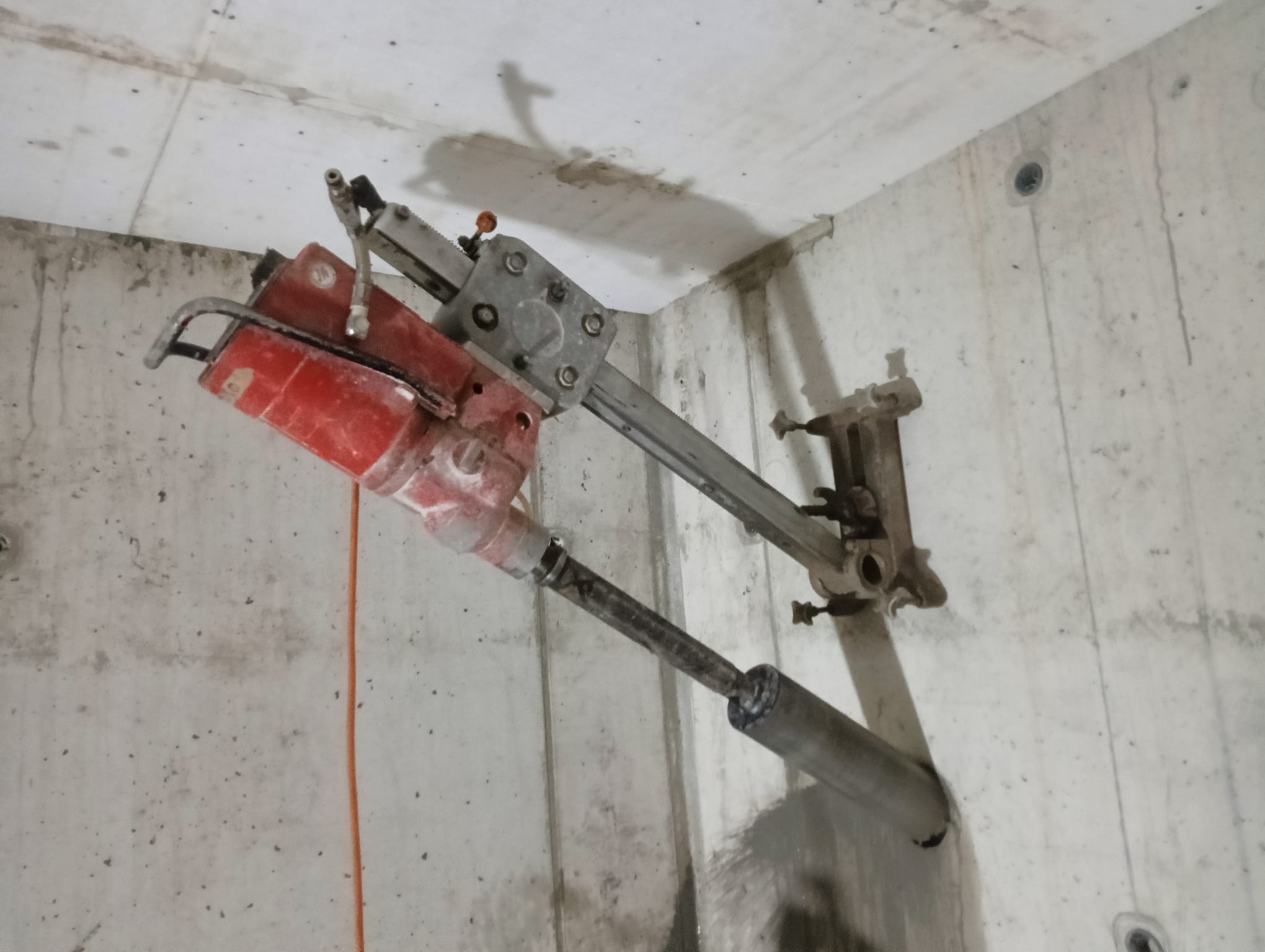 USŁUGI WIERTNICĄ DIAMENTOWĄ (2)