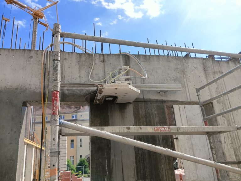 Cięcie ścian betonowych i żelbetowych – jak wygląda, czym się wykonuje i ile kosztuje?