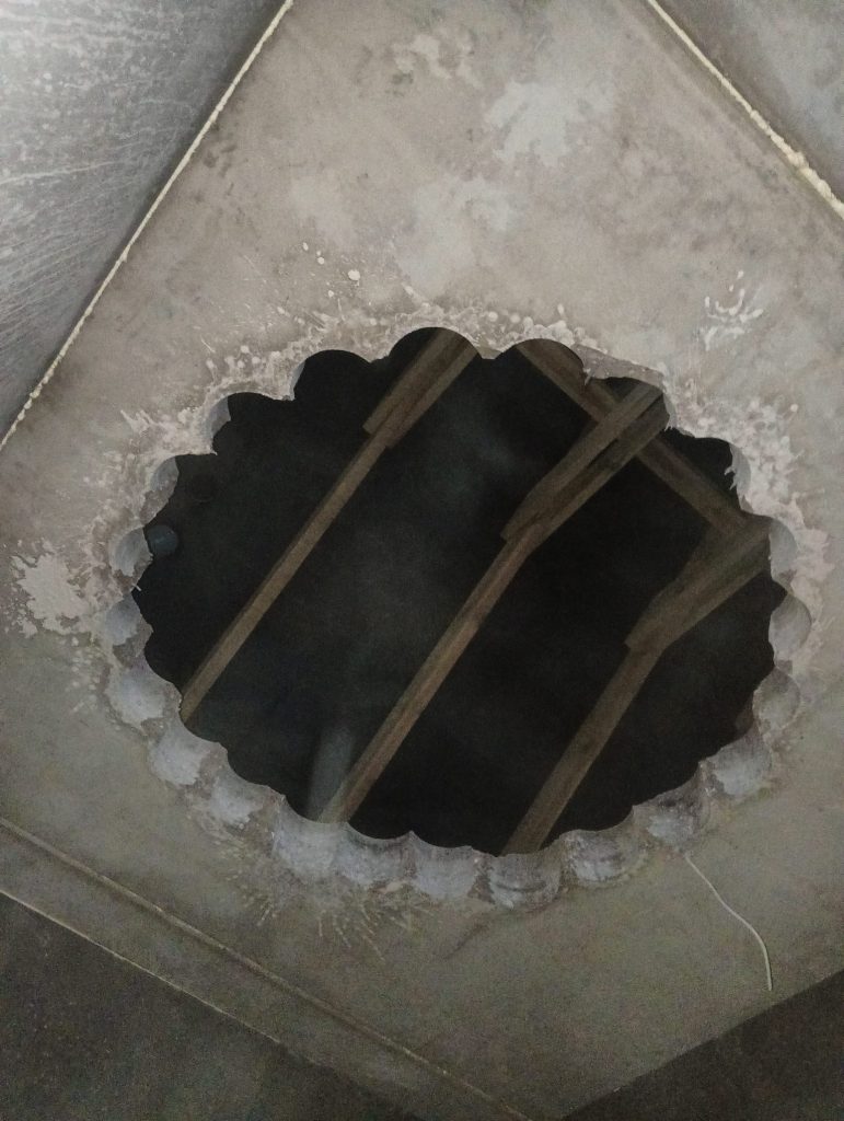 Otwory pod szachty techniczne w betonie i żelbecie