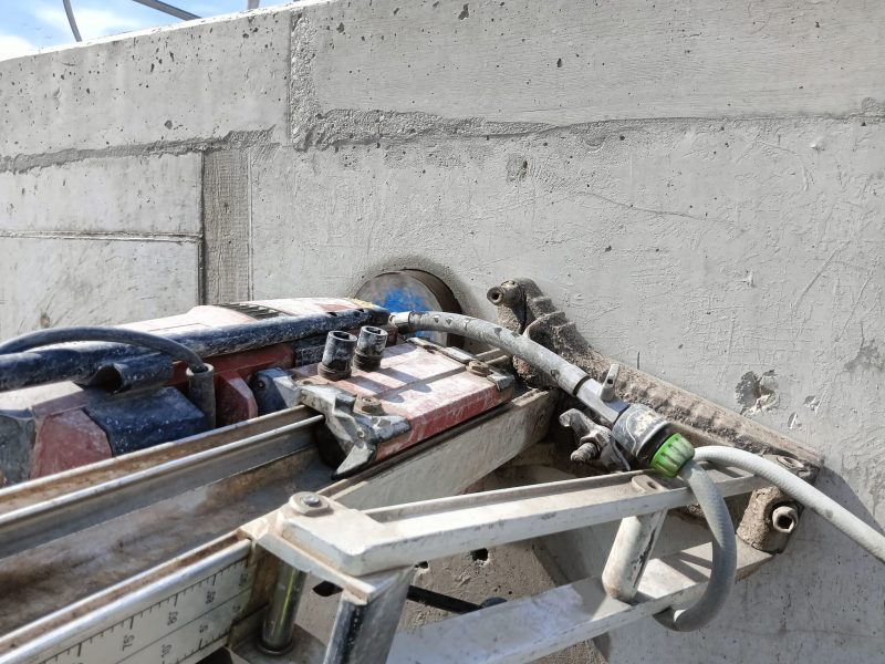 USŁUGI WIERTNICĄ DIAMENTOWĄ